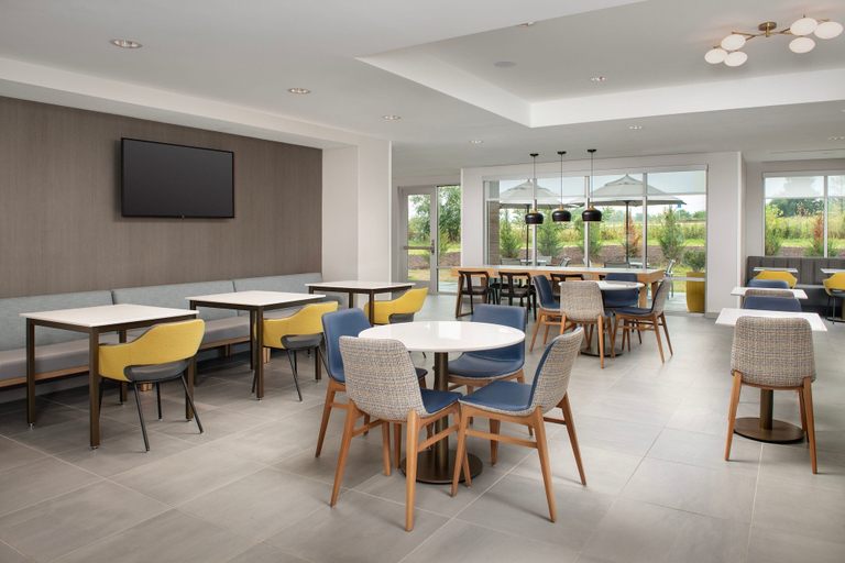 Food & Drinks 5, TownePlace Suites by Marriott Cincinnati Mason, Warren