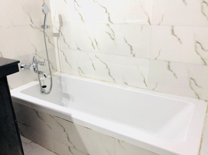 Bathroom 2, Luxury Sea View room at Arambol, North Goa