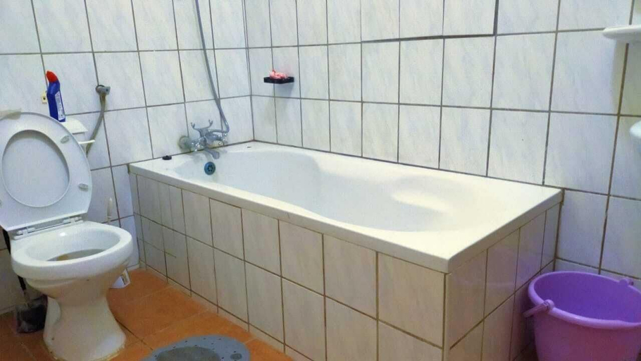 Bathroom 4, Lux Suites Mtwapa Holiday Home, Kilifi South
