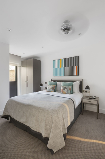 Bedroom 2, Q Square by Supercity Aparthotels, Brighton and Hove