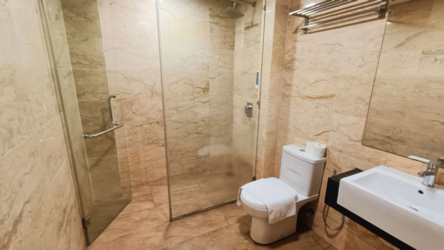 Bathroom 7