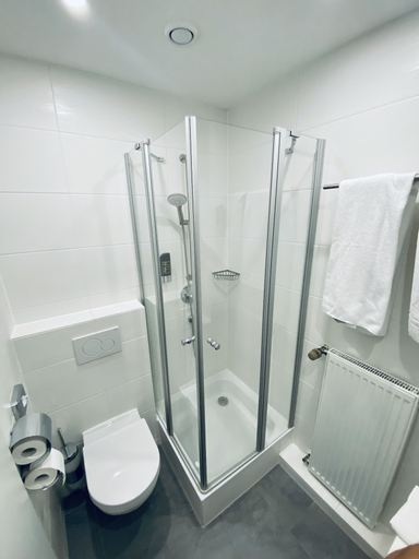 Bathroom 9