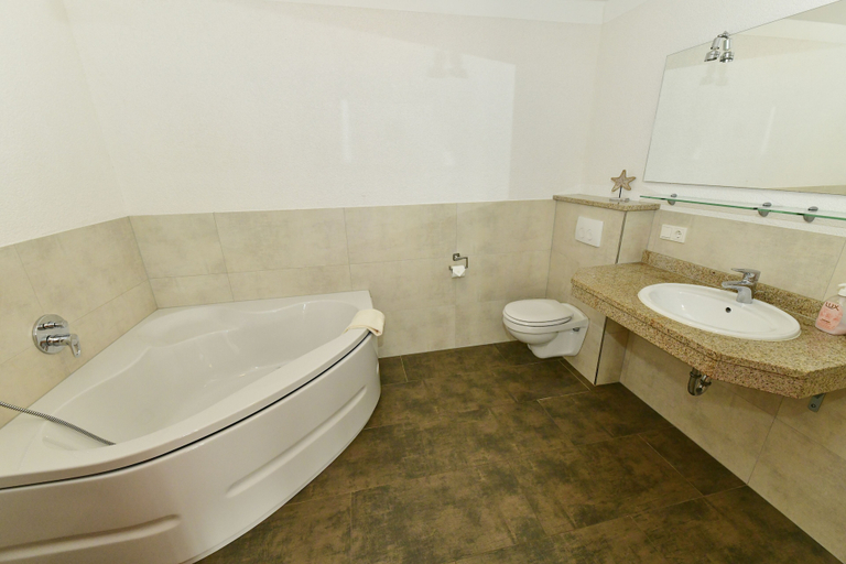 Bathroom 4, Ferienwohnung Katharinenschule, Eisenach