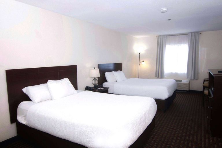 Bedroom 5, Ramada by Wyndham Tell City, Perry