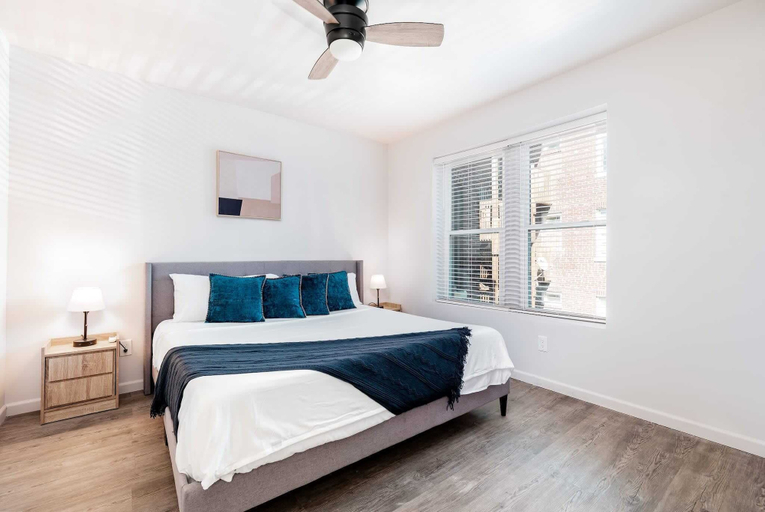 Bedroom 1, Two Stylish 2BR Apt CozySuites w parking, Saint Louis