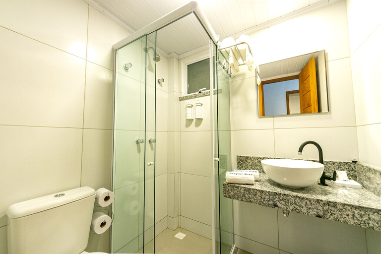 Bathroom 4, Antiquus ApartHotel, Guaramiranga