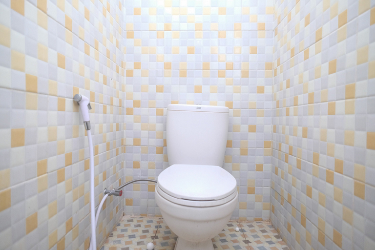 Bathroom 3, RedDoorz Syariah @ Jalan Dieng Wonosobo 2, Wonosobo