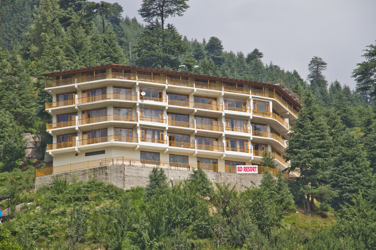 Exterior & Views