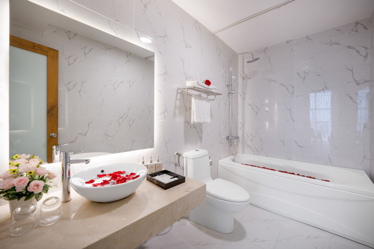 Bathroom 4, Solara Diamond Hotel, Da Nang