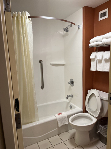 Bathroom 5, Econo Lodge Pigeon Forge Riverside, Sevier