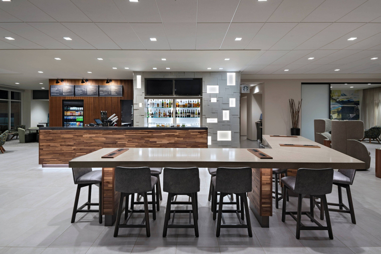 Food & Drinks