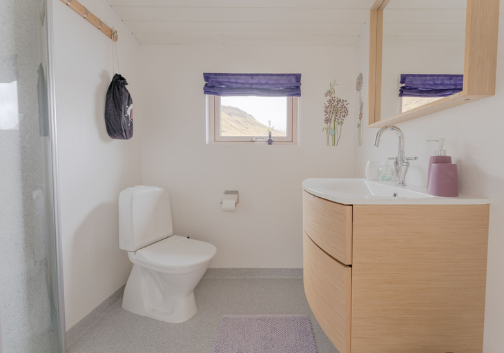 Bathroom 4, Waterfront Retreat | 2 Br Boathouse, Tórshavn