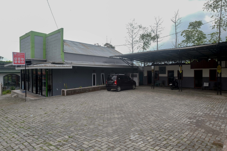 Exterior & Views 2, RedDoorz Syariah @ Jalan Dieng Wonosobo 2, Wonosobo