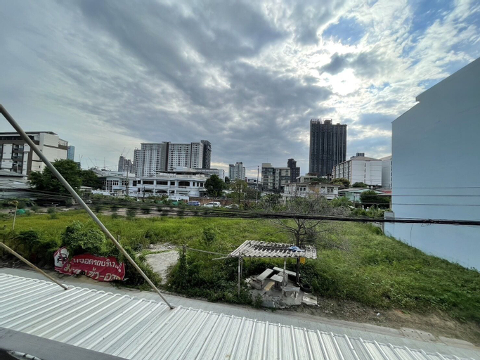 Exterior & Views 1, Palace Hostel, Phra Khanong