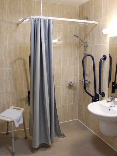 Bathroom 3, Weetwood Hall Conference Centre & Hotel, Leeds