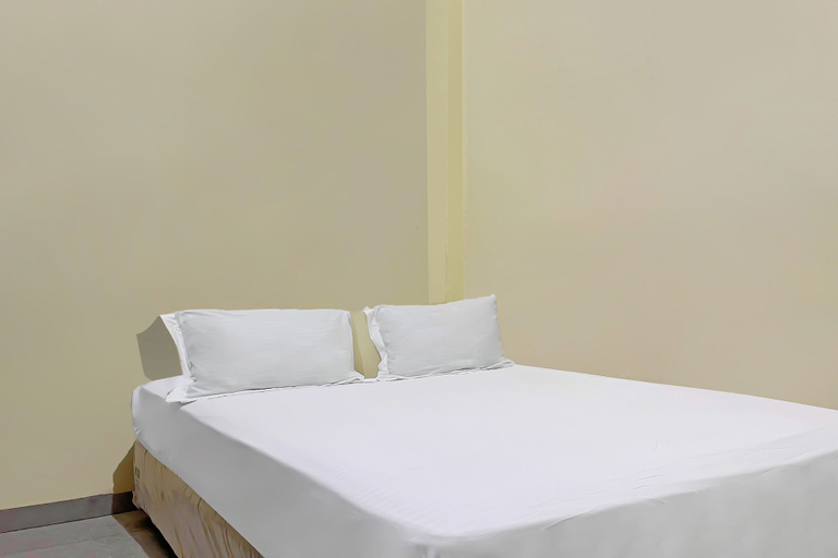 Bedroom 4, Hotel O Wisma Dg Tata, Makassar