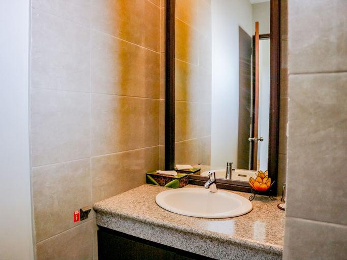 Bathroom 11