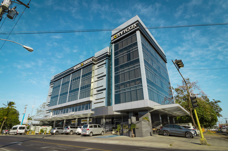 City Plaza Hotel & Suites, David
