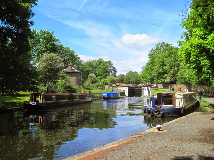 Others 4, TravelStop #London-Ealing, London