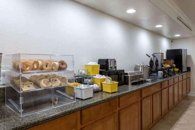 Food & Drinks 5, Days Inn by Wyndham Casper, Natrona