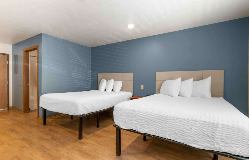 Bedroom 3, WoodSpring Suites Fayetteville I-49, Washington