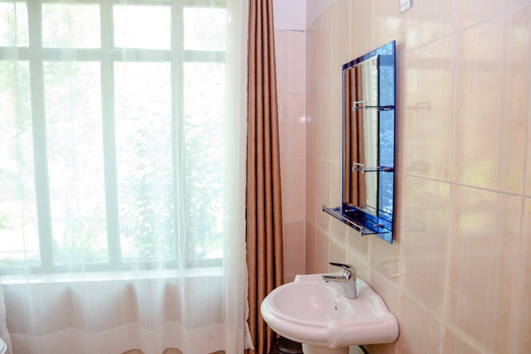 Bathroom 3, Musanze Caves Hotel, Musanze