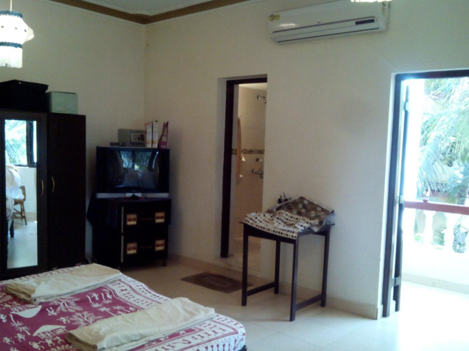 2, Apartment beach Side for 8 people, Candolim Goa, North Goa