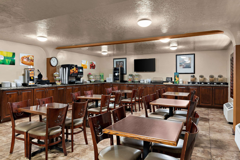 Food & Drinks 5, Quality Inn Saint George South Bluff, Washington