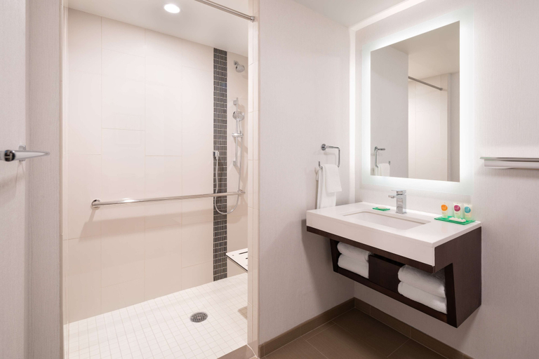Bathroom 4, Hyatt Place San Francisco Downtown, San Francisco