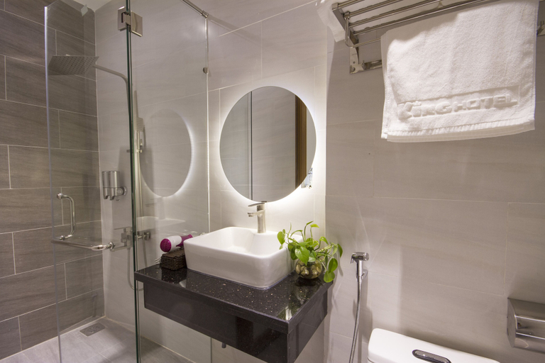 Bathroom 5, King House Villa Hotel, Da Nang
