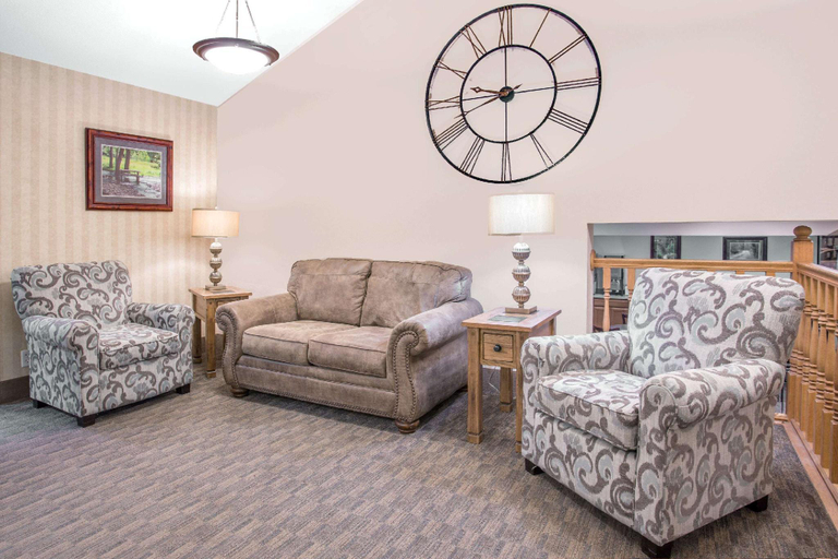 Public Area 2, Super 8 by Wyndham Havre, Hill