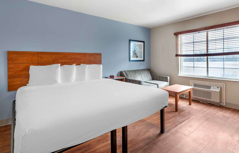 Bedroom 3, WoodSpring Suites Austin Northwest, Williamson