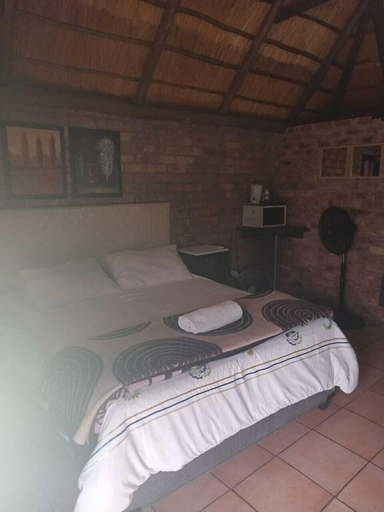 Bedroom 2, Pepe Piatto, Gert Sibande
