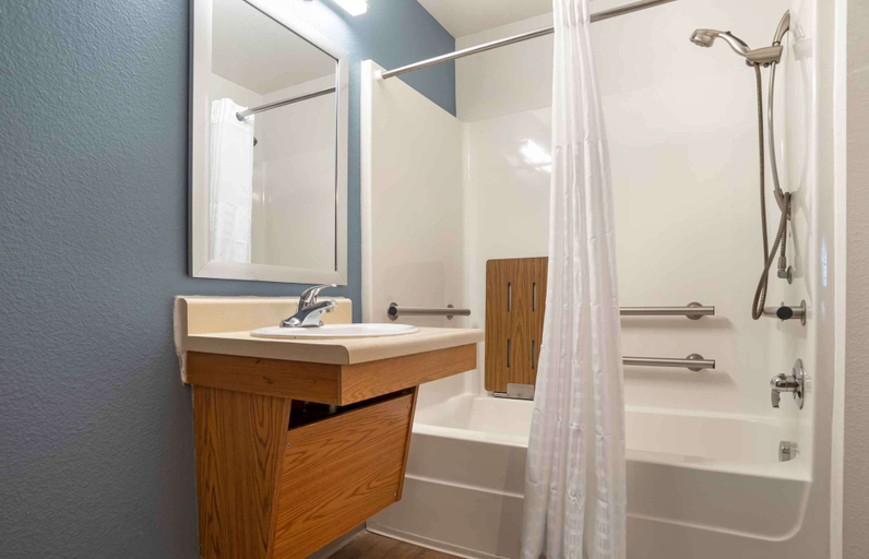 Bathroom 3, Extended Stay America Select Suites - Beaumont, Jefferson