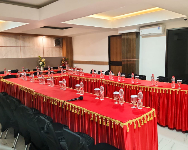 Business Facilities 5, King Royal Hotel, Brebes