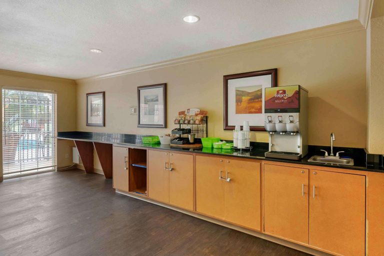 Food & Drinks 4, Extended Stay America - Orlando - Convention Ctr - 6443 Westwood, Orange