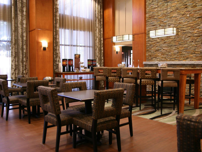 Food & Drinks 4, Hampton Inn & Suites Manchester-Bedford, Hillsborough