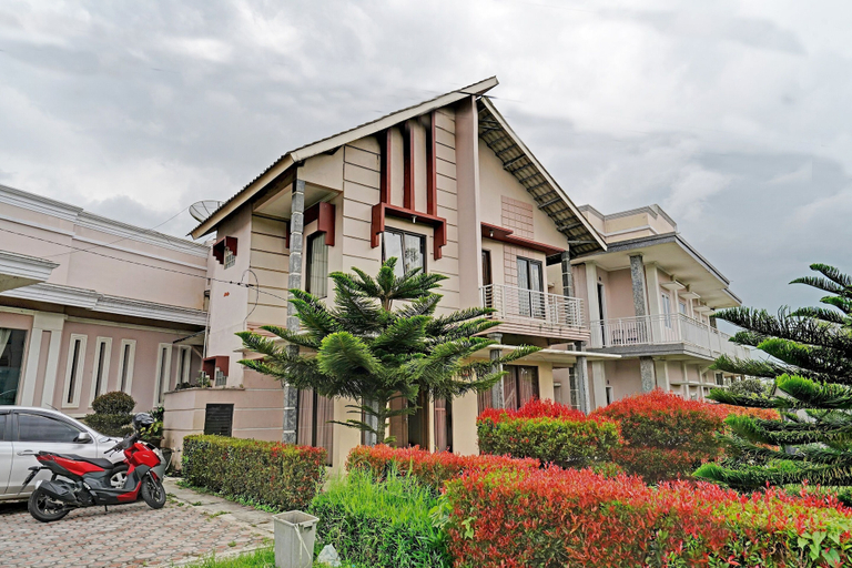 Exterior & Views 1, OYO 92023 Singgasana Cipelah Syariah, Garut