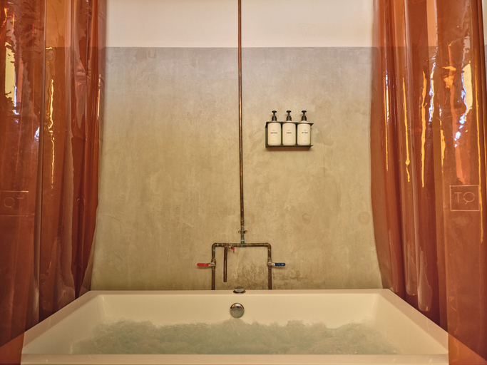 Bathroom 4, VERDE by DW
