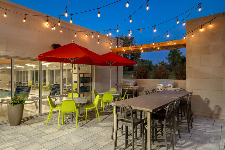 Food & Drinks 5, Home2 Suites by Hilton Grand Rapids Airport, Kent