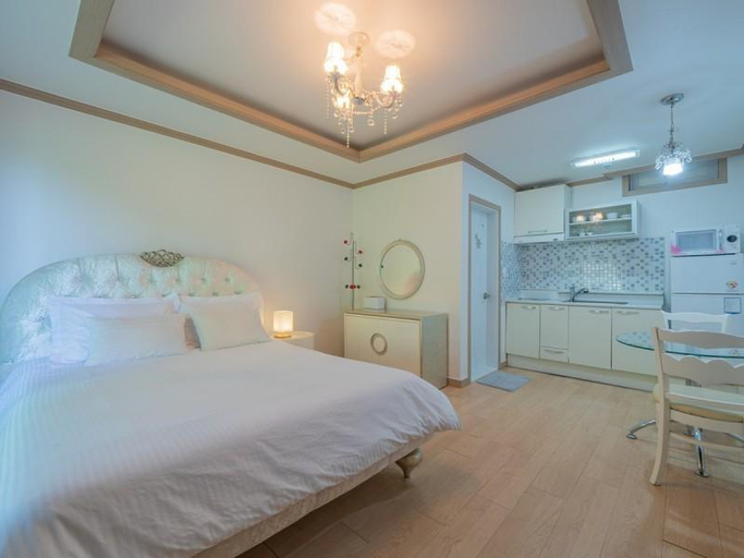 Bedroom 2, Gapyeong Blueberry Hill Pension (near golf course), Gapyeong