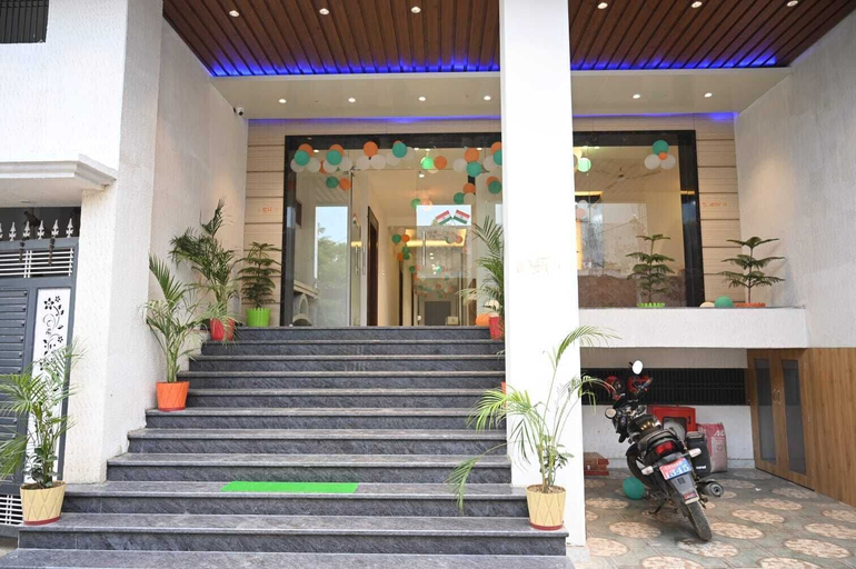 Exterior & Views, Hotel RS Inn, Varanasi