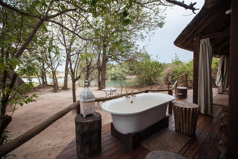 Bathroom 4, Sindabezi Island Camp, Livingstone