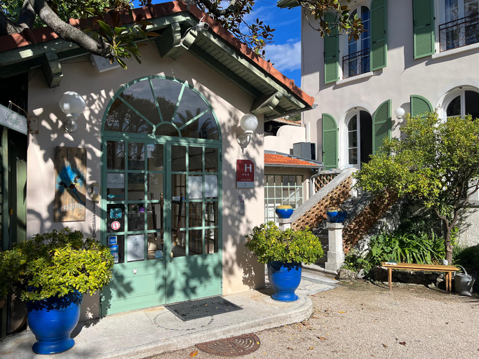Public Area 2, Hotel Villa Roseraie, Alpes-Maritimes