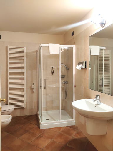 Bathroom 5, Tenuta Albertini, Verona