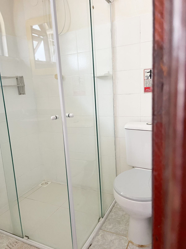 Bathroom 4, Peixe Crew Rua das Pedras, Armação dos Búzios