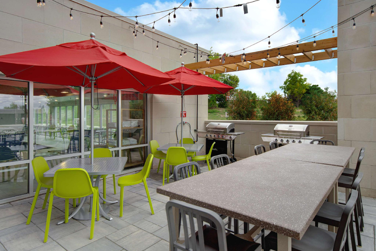 Food & Drinks 3, Home2 Suites by Hilton Grand Rapids Airport, Kent
