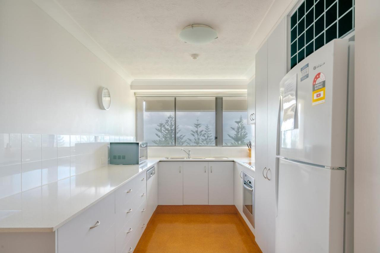 Bedroom 3, Cashelmara Beachfront Apartments, Paroo