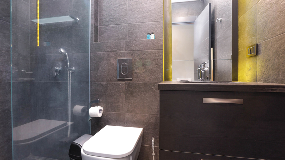 Bathroom 5, Stay inn on Tamanyan 1a-23, Yerevan