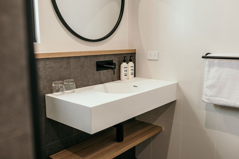 Bathroom 3, Met Apartments, Port Lincoln